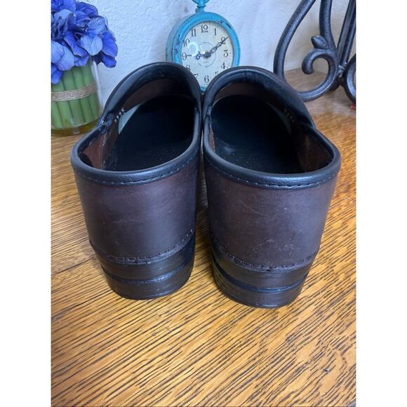 NEW Dansko Men’s Professional Clog in Antique Brown/Black Professional, Classic main image 6